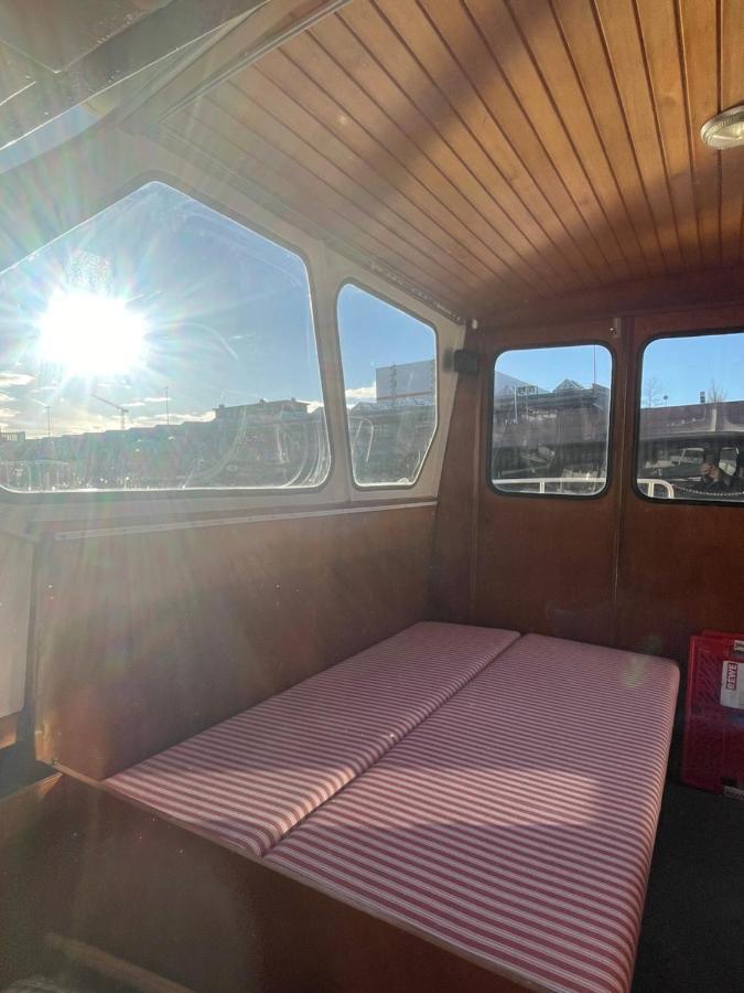 Suesses Motorboot - Bremen Ueberseestadt Exteriör bild