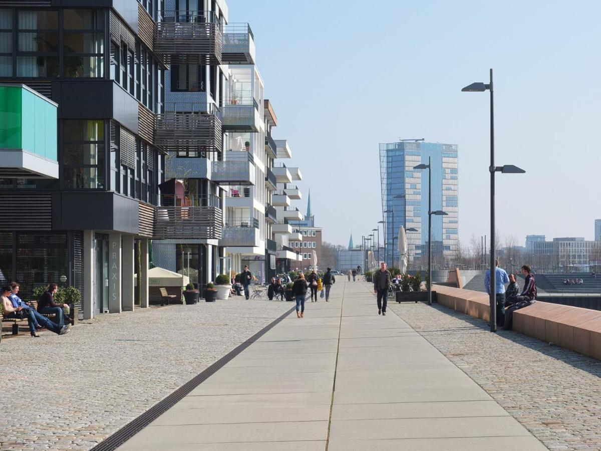 Suesses Motorboot - Bremen Ueberseestadt Exteriör bild