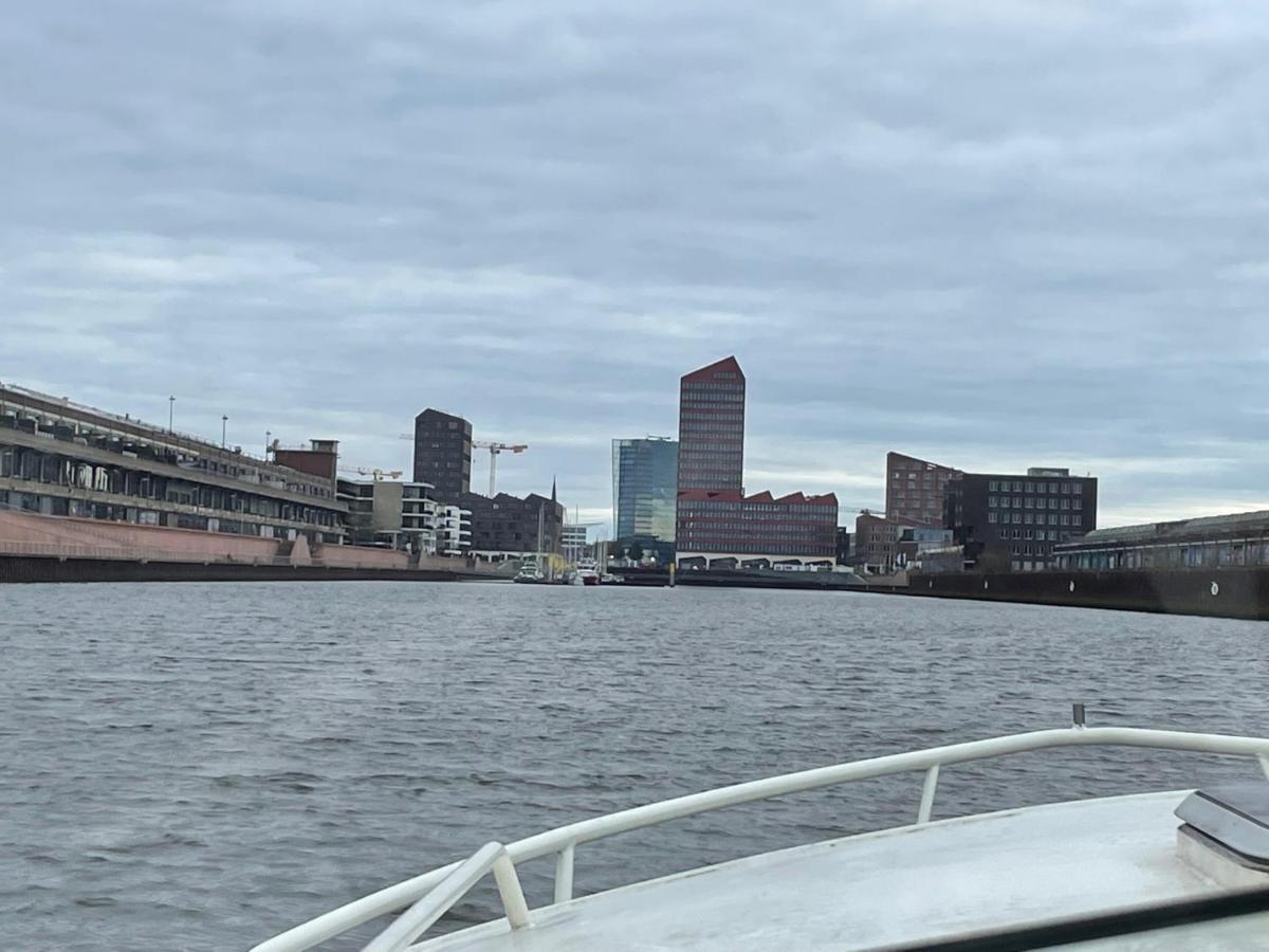Suesses Motorboot - Bremen Ueberseestadt Exteriör bild