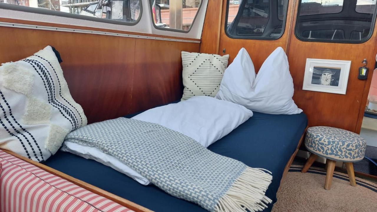 Suesses Motorboot - Bremen Ueberseestadt Exteriör bild