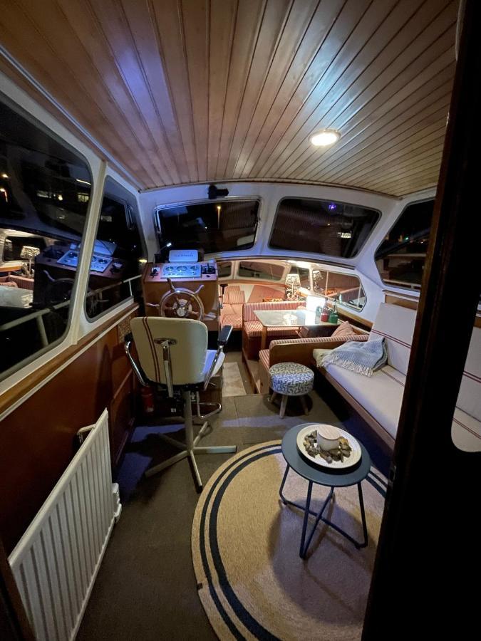 Suesses Motorboot - Bremen Ueberseestadt Exteriör bild