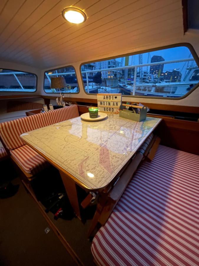 Suesses Motorboot - Bremen Ueberseestadt Exteriör bild
