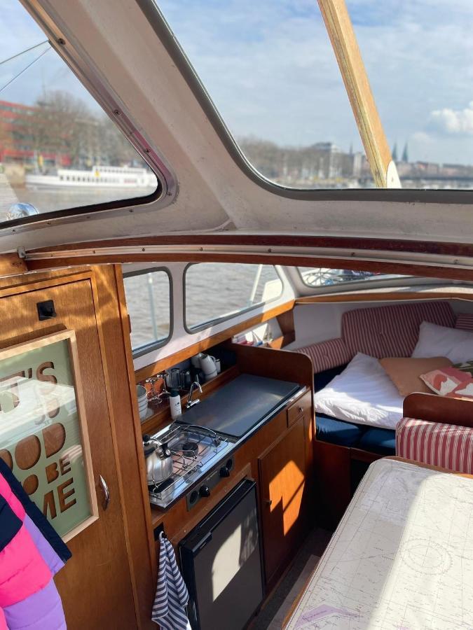 Suesses Motorboot - Bremen Ueberseestadt Exteriör bild